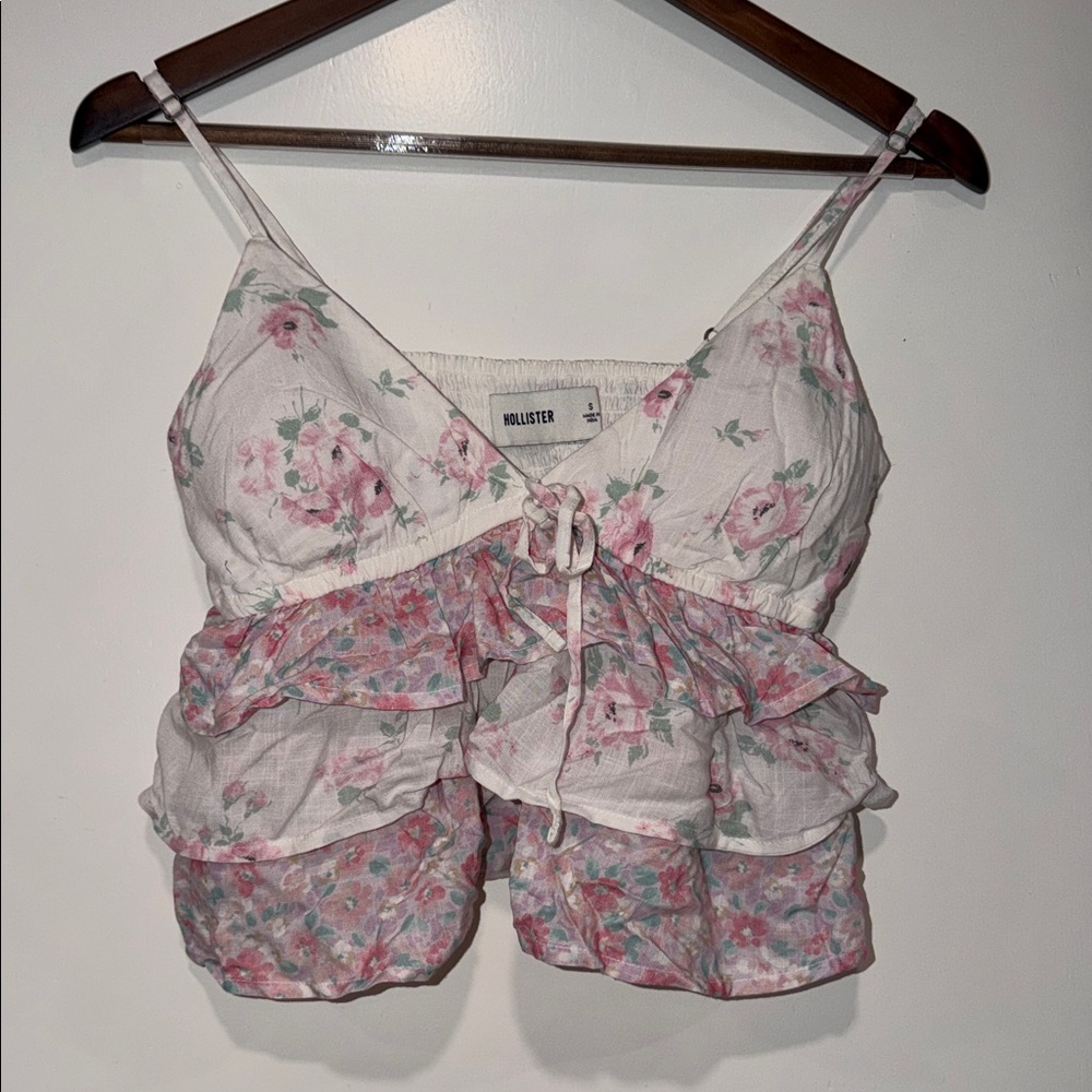 Hollister Women's Pink Floral Camisole